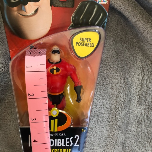 Incredibles 2 Mr. Incredible Figure - Picture 3 of 3